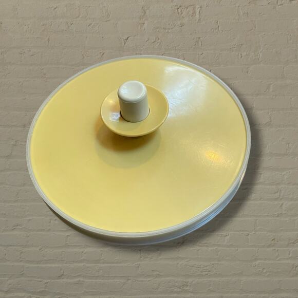 Tupperware Replacement Push Button Lid 802 for 2 Qt Pitcher 800 1575 1676 5.25"D - Picture 1 of 11